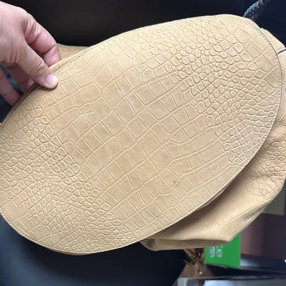 Ralph Lauren Tan Leather Shoulder Bag with Slouchy Design - Picture 3 of 5